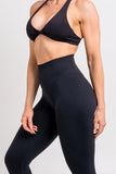 black scrunch butt legging