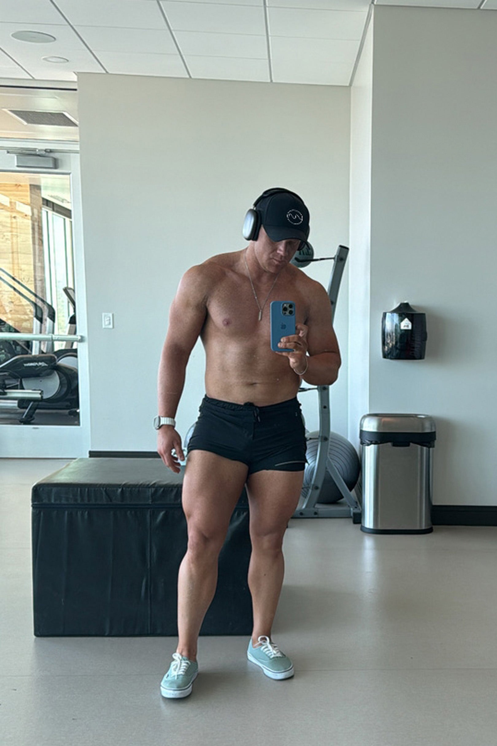 Self Tanner for Men | Streak-Free, Natural Finish