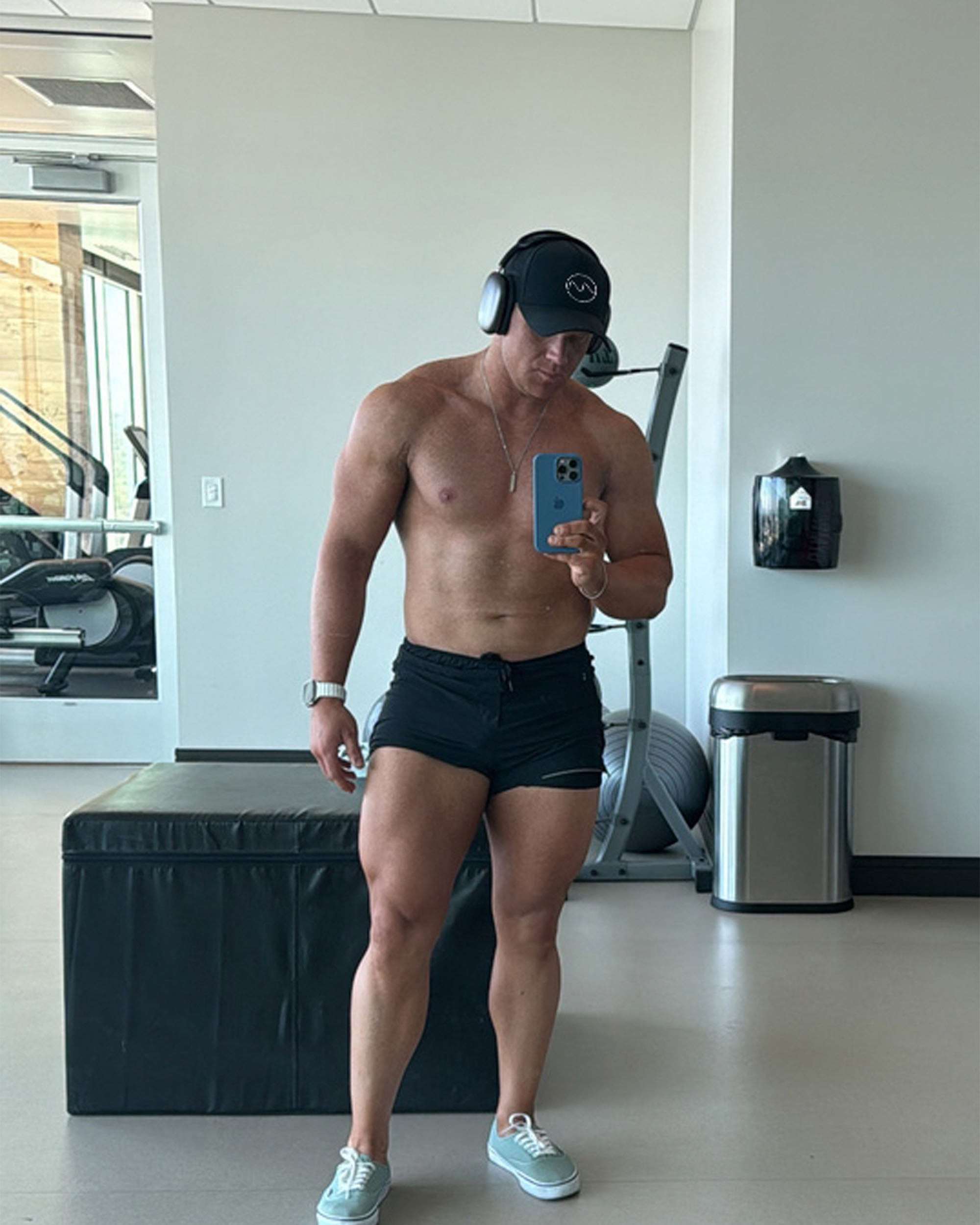 Self Tanner for Men | Streak-Free, Natural Finish